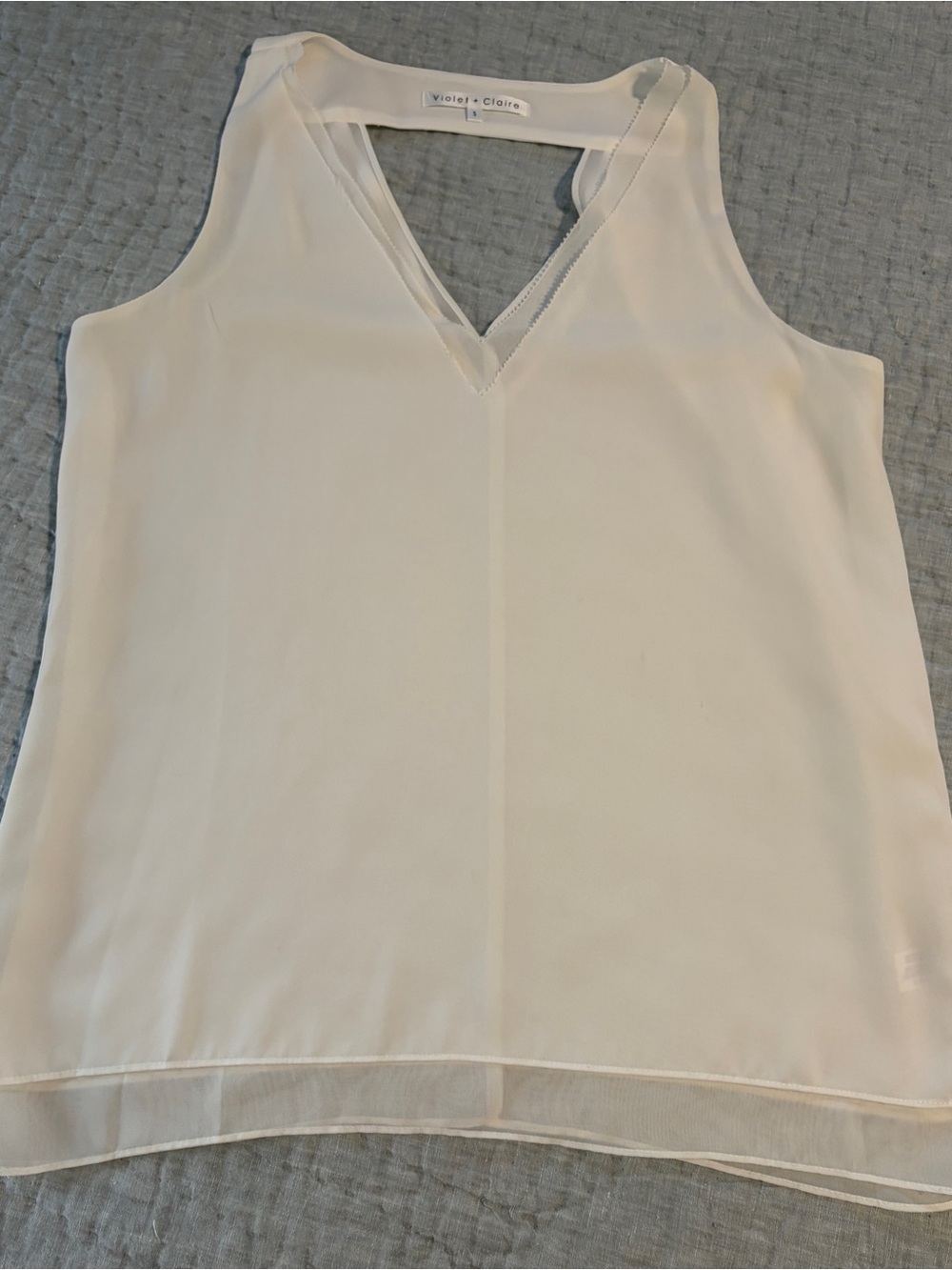 Violet & Claire Ivory V-Neck Sleeveless Blouse